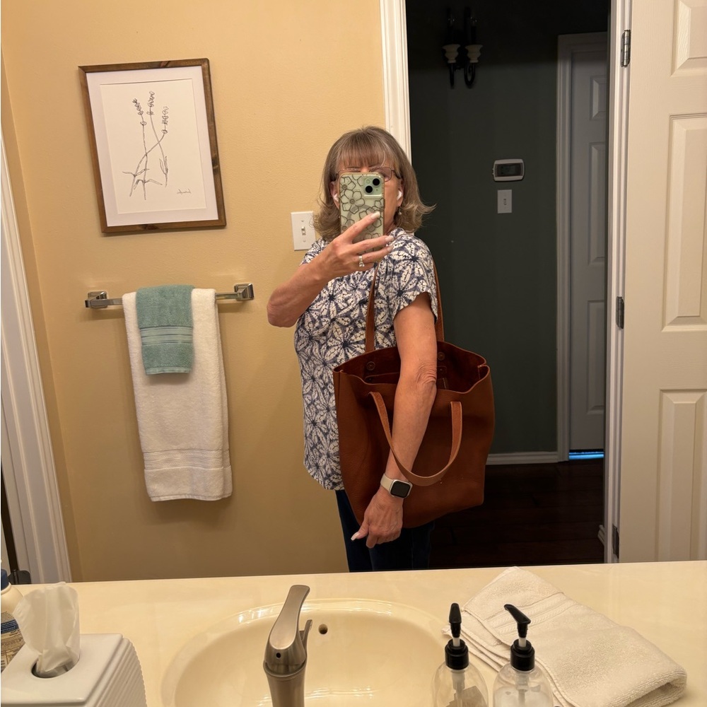 KMM&CO Medium tote - Picture 16 of 16